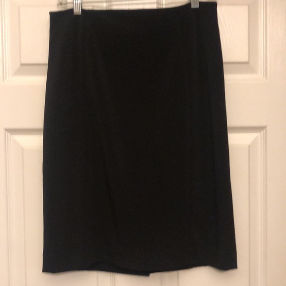 Perfect White House Black Market Black lined skirt knee length zip back Size 6 - Picture 8 of 8